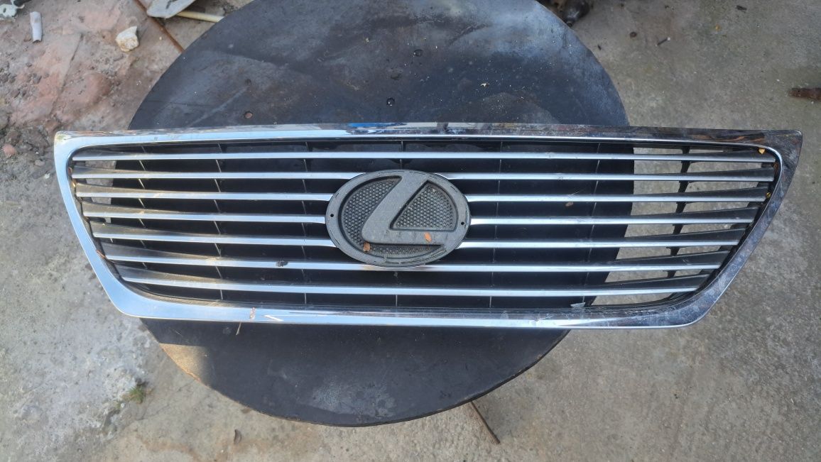 Решетка Lexus Ls цена 300 лв