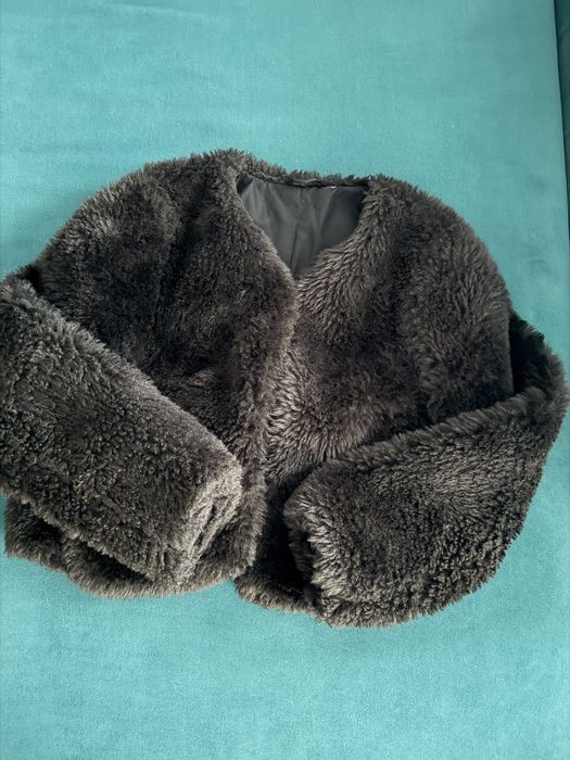 Черно късо палто М размер