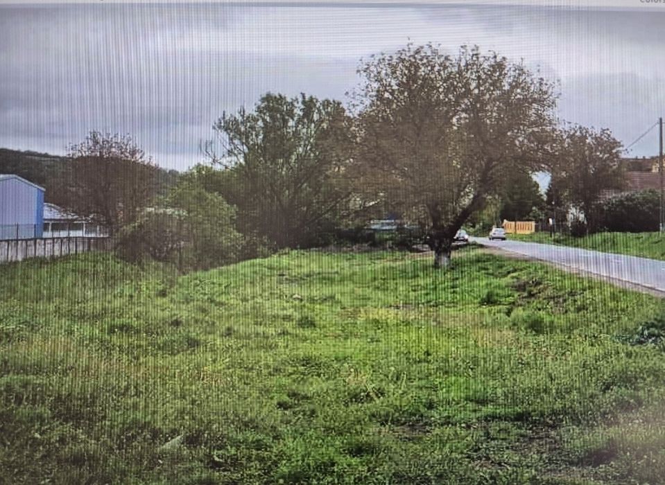 Inchiriez 14arii  teren Voiniceni 500eur/lunar