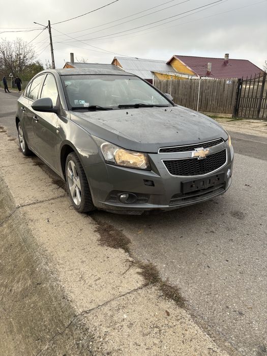 Vand pentru dezmembrat Chevrolet Cruze 2010 1.8 benzina