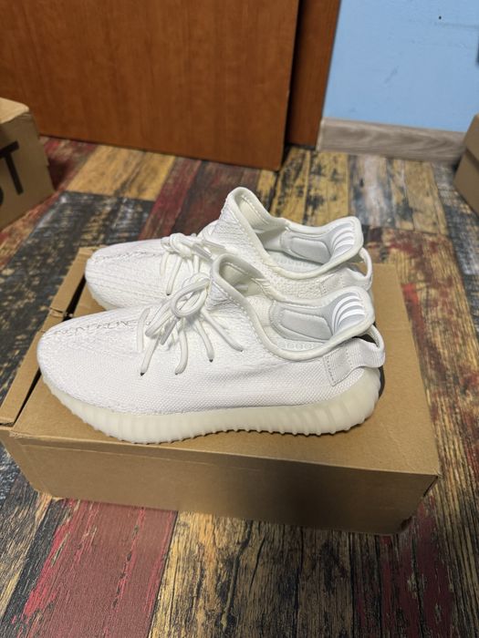 Adidasi yeezy 350