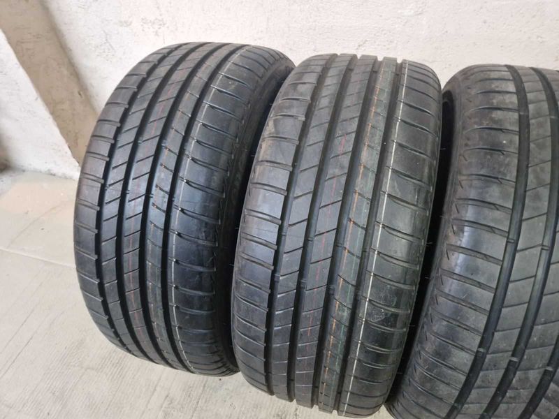3 Bridgestone R17 215/45/ 
демо летни гуми
DOT0322