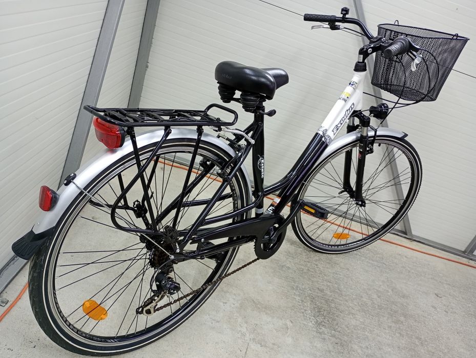Bicicletă damă EXODUS,roti 28,cu 3x7 vit,stare f bună !