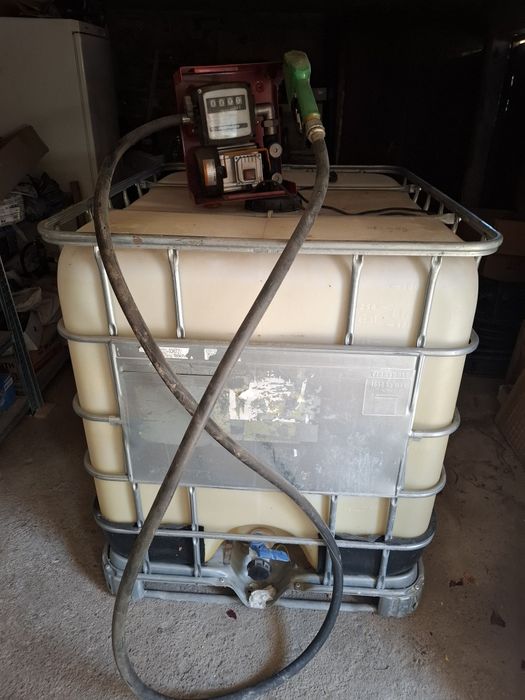 Помпа за гориво с еднотонен съд