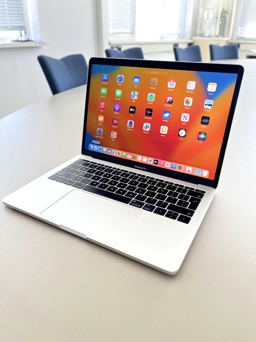 Apple MacBook PRO 13' A1708 mid 2017 i7 2.5Gz 16GB 256 GB NVMe Silver