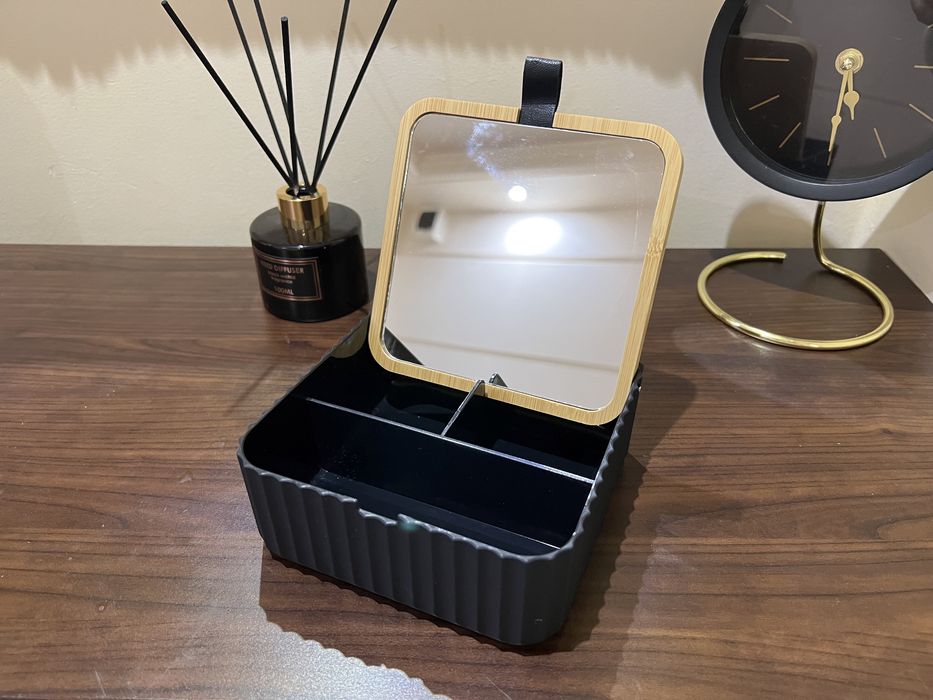 Casetă bijuterii nouă