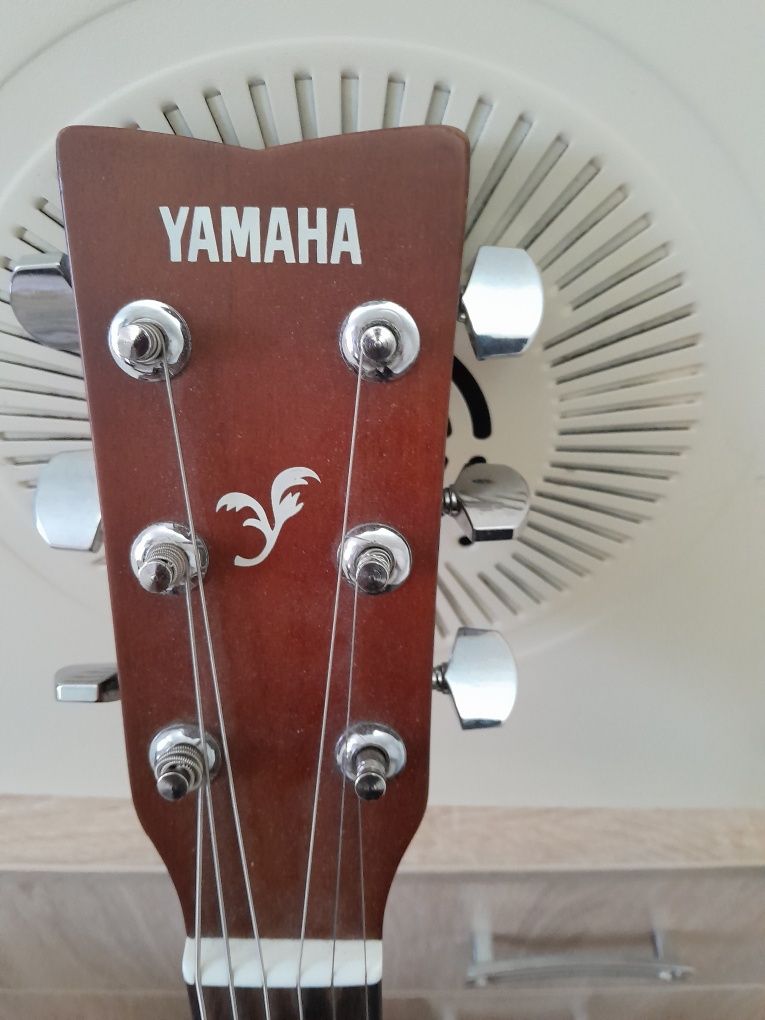 Продаётся Гитара YAMAHA F310