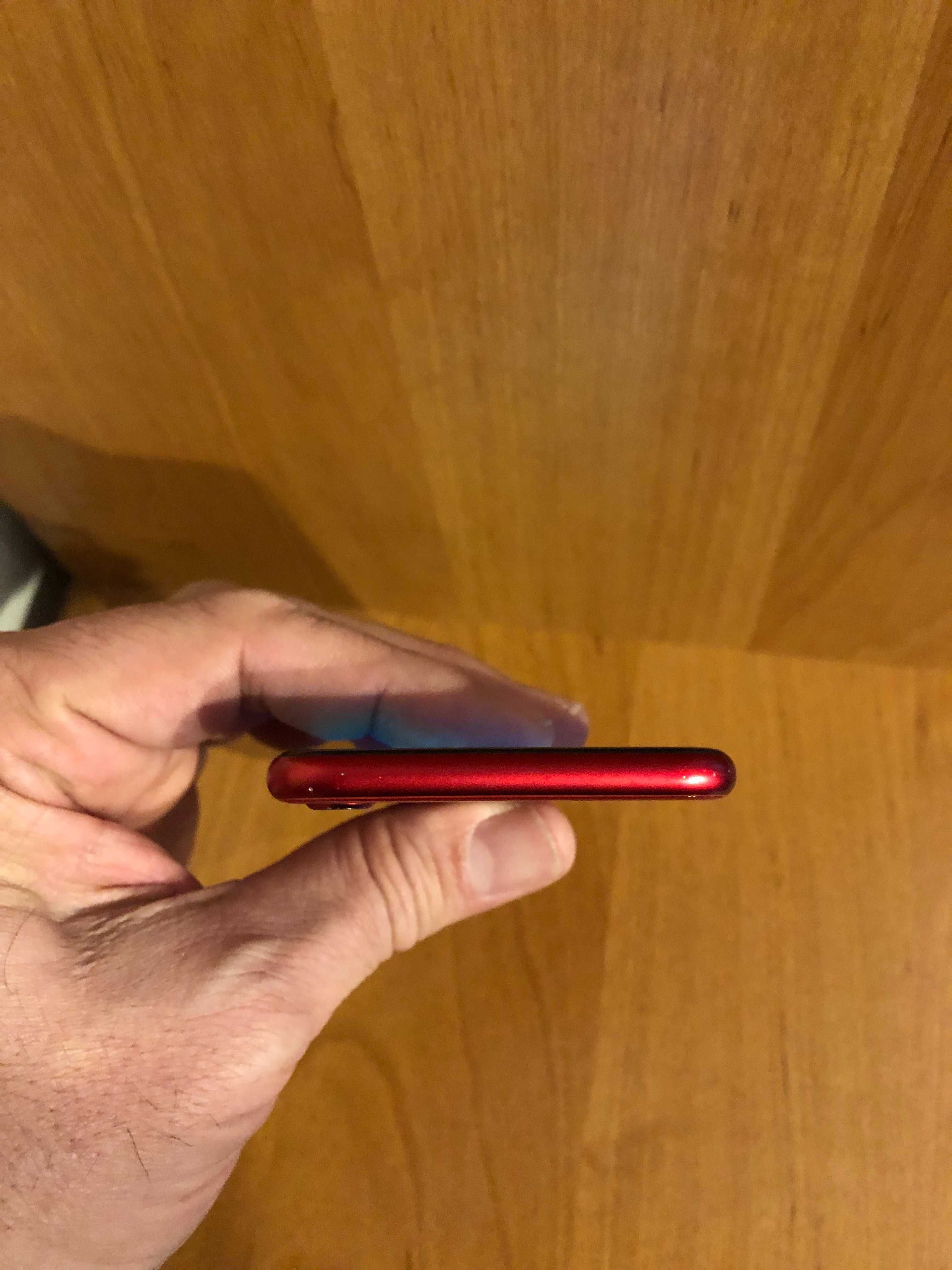 iPhone 8 Red 64Gb в перфектно състояние