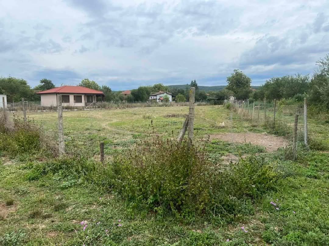Продавам ПАРЦЕЛ в село Горна Росица
