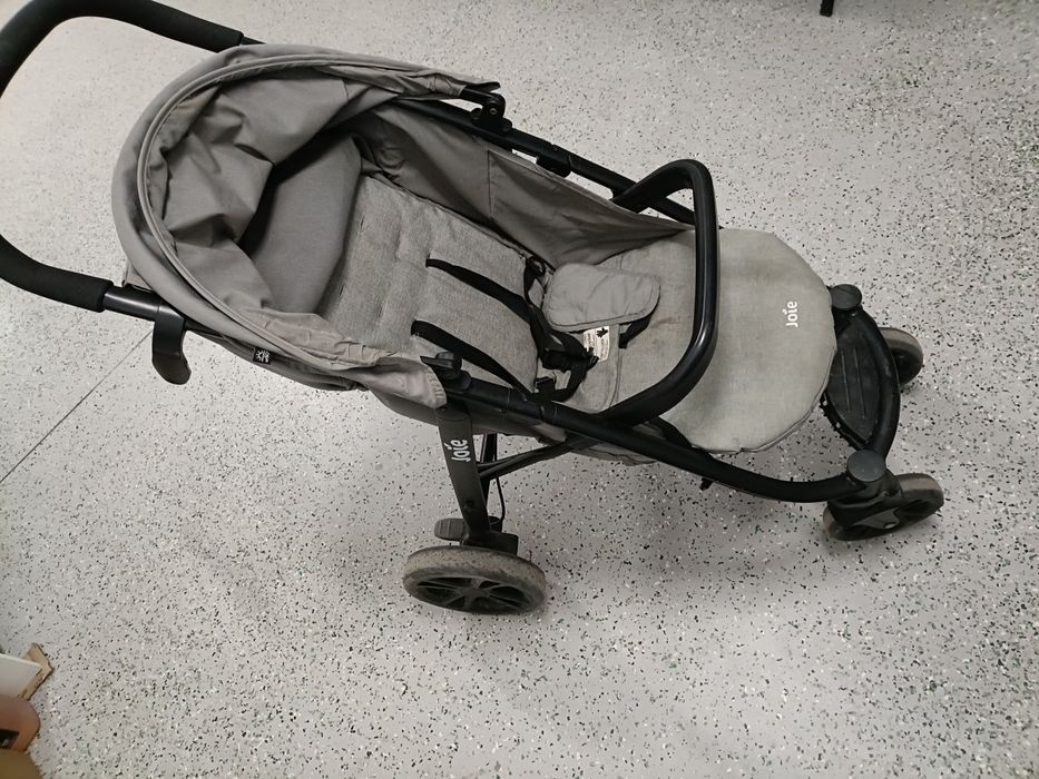 Cărucior pentru copii