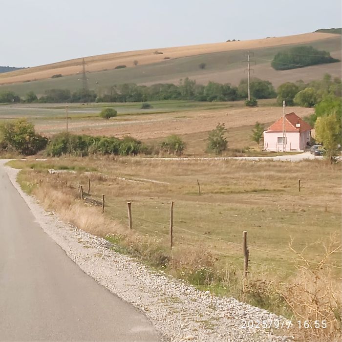 Vand teren intravilan loc de casa