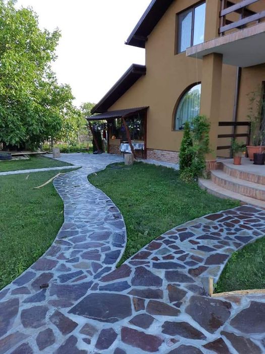 Piatră de placat albă la sac plante depozit