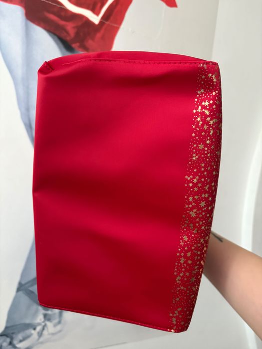 Козметичен калъф на Esthee Lauder