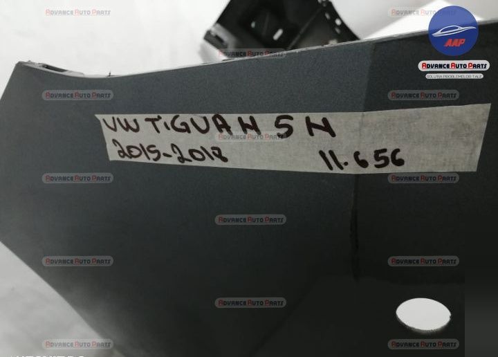 Задна броня със сензори паркинг асистент и оригинална фуста Фолксваген