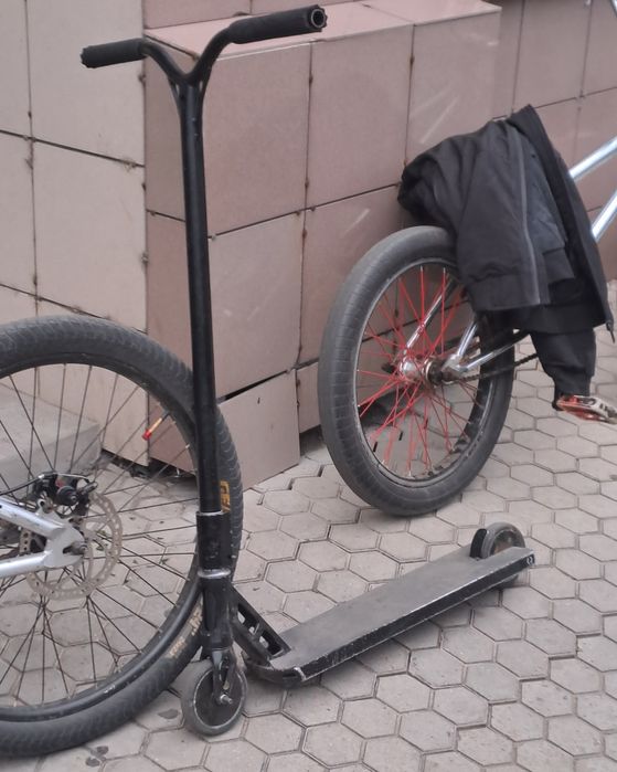 Продам трюковой самокат в хорошем состоянии