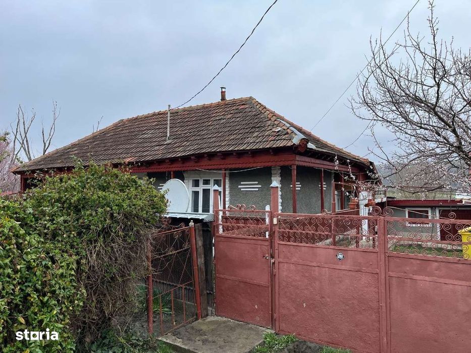 Casa + Teren 3500 mp intravilan + 11500 mp teren agricol, extravilan