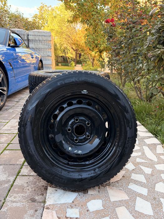 Anvelope iarna Nokian 195/65R15 WR D4 cu jante tabla