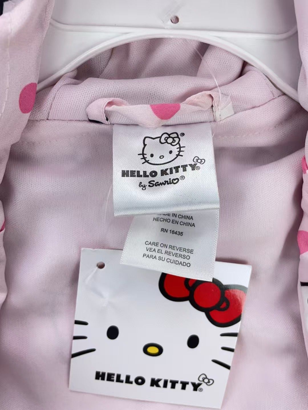 HELLO KITTY Original. Vetrovka