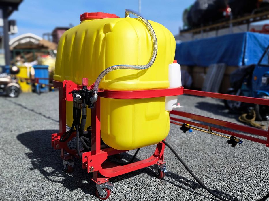 Pompa de erbicidat 800 L diuze triple erbicidator KONIG nou Agramix