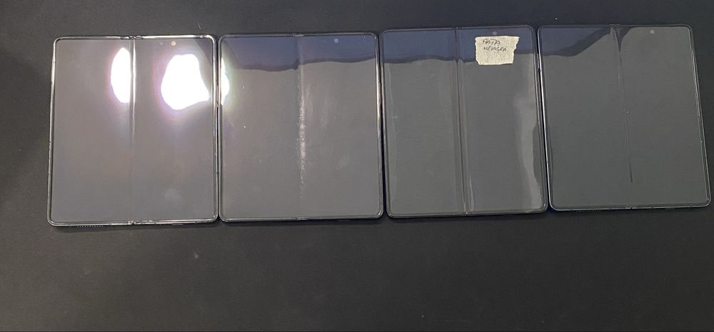 Display original Samsung Z Fold 4