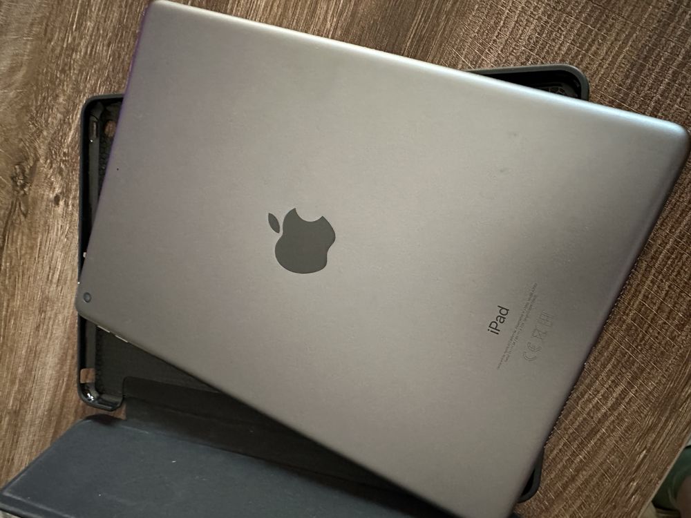 Таблет IPad 9th 64GB Wi-Fi ipad