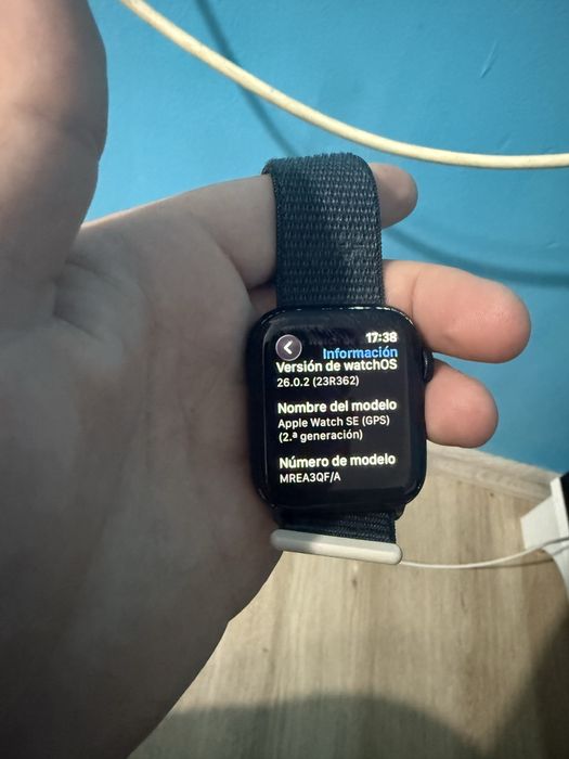 Vand apple watch se2 2024 (negociabil)