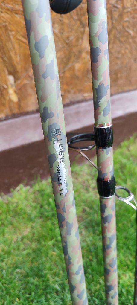 Set 4 Lansete Carbon 3,90m,3,75 LBS,4 Mulinete 10000,Rod Pod Echipat