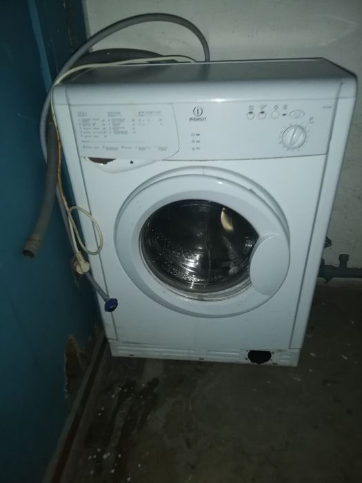Продам стиральную машину на запчасти