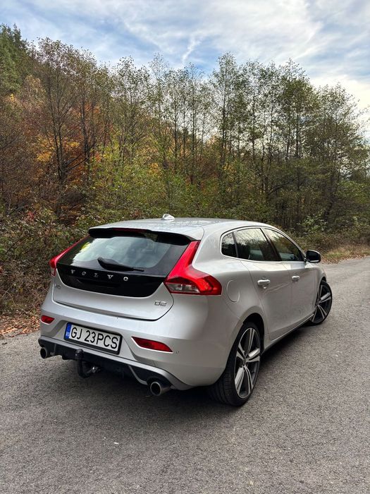 Volvo V40 R-design/120 cp/2016