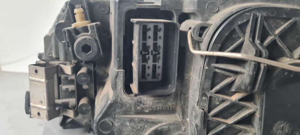 Фар Volvo V50 2011г.