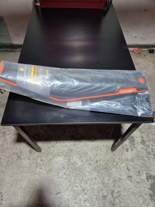 Седалка и кори под двигателя за KTM