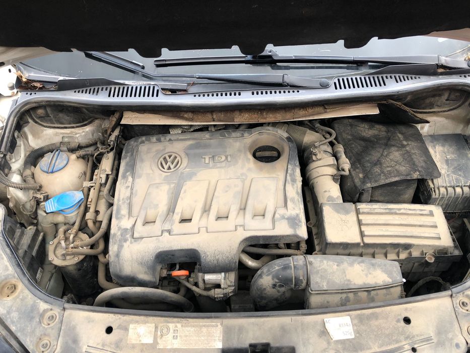 Dezmembrari Touran 2012, 2.0 CFHC,alb LB9A, cutie DSG MSV, xenon