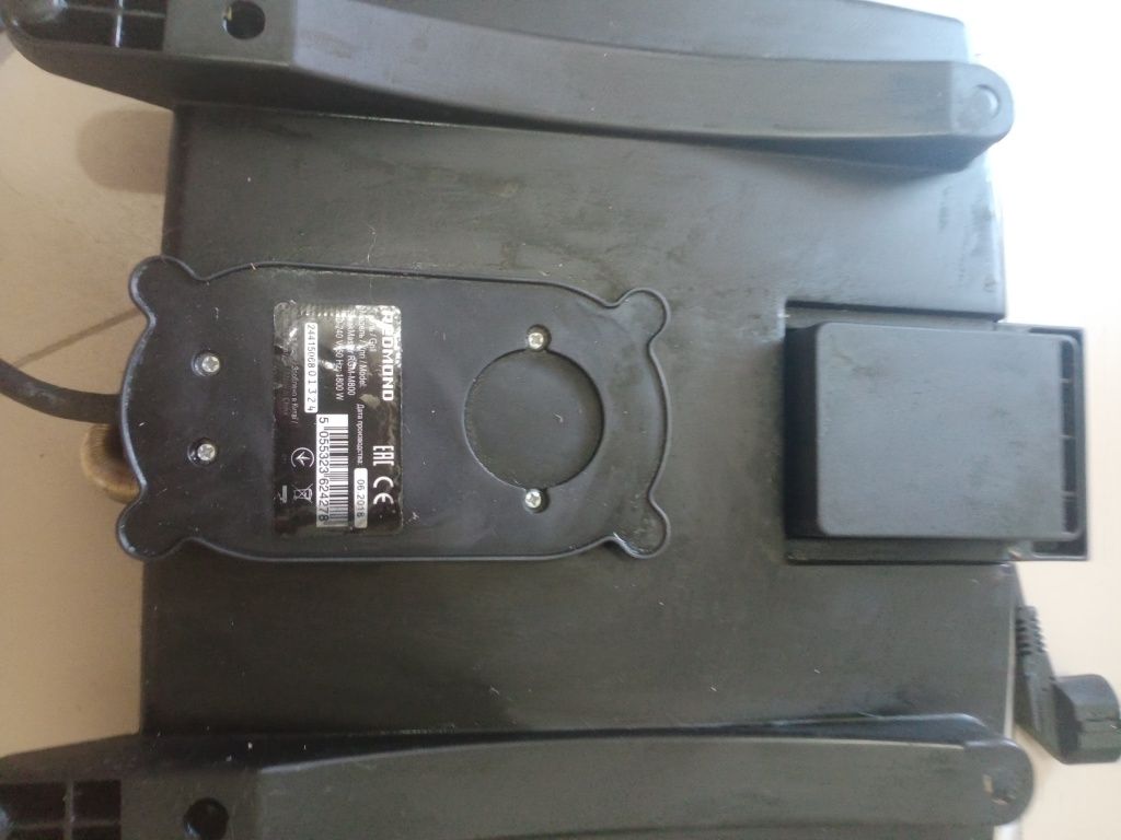 Гриль - Духовка Redmond RGM M800:2в 1