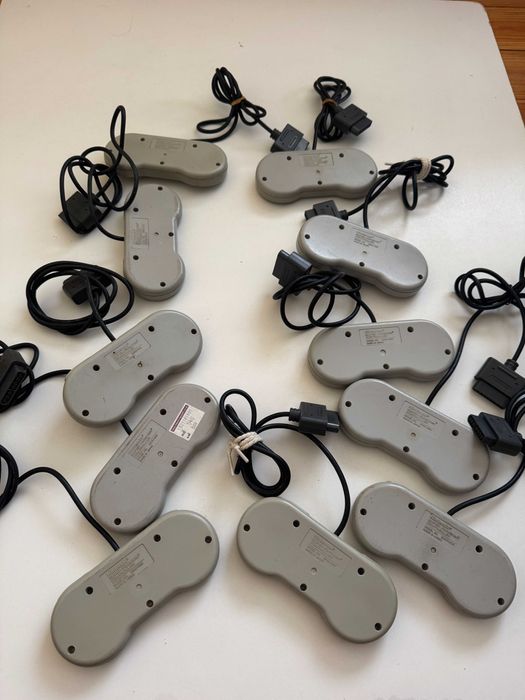 Оригинален контролер за SNES