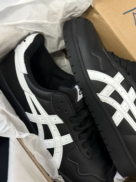 Кроссовки asics