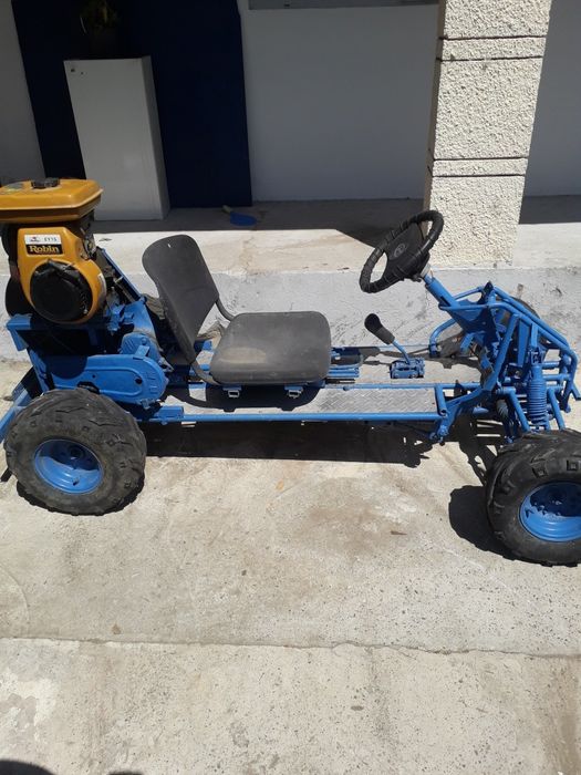 Vând BUGGY homme made.