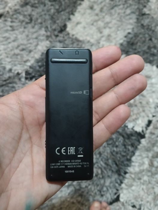 Vând urgent!!! Reportofon Sony ICD-UX560