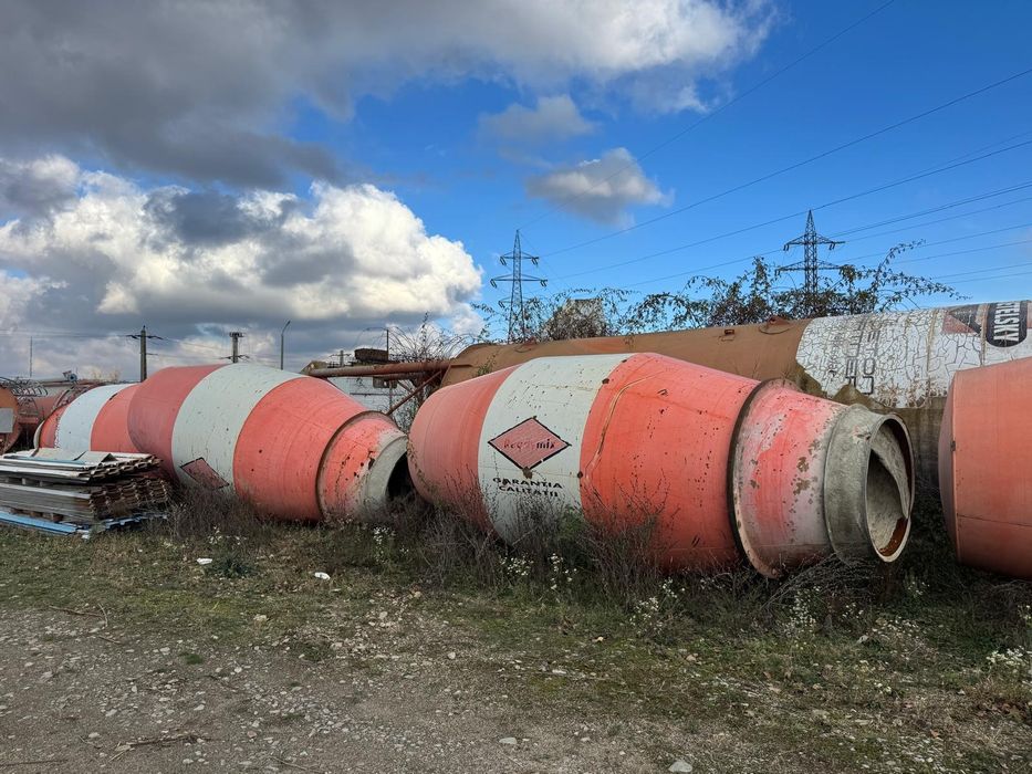 Mixere oua liebher 9mc de vânzare