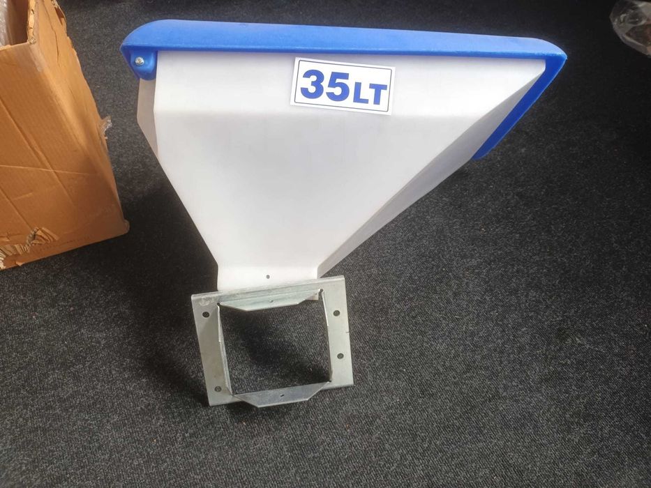 Buncar pentru ingrasaminte din plastic pentru spc6