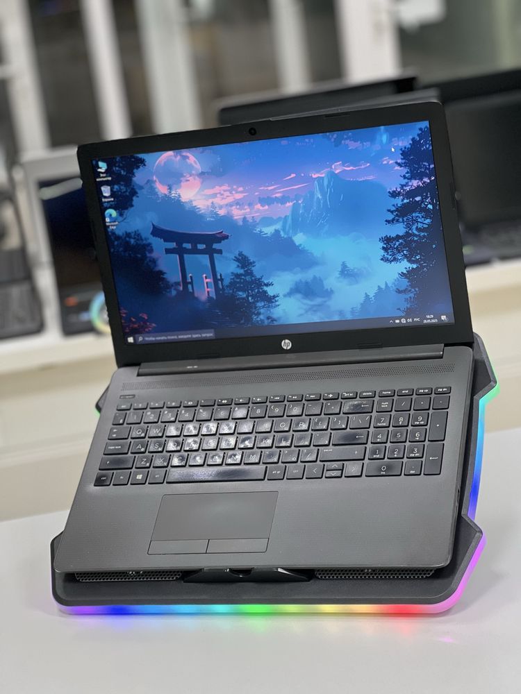 Hewlett Packard | intel Core i3-7020U | ОЗУ 8Gb | SSD 256Gb