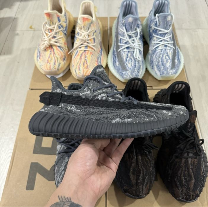 Yeezy 350 v2 dark salt