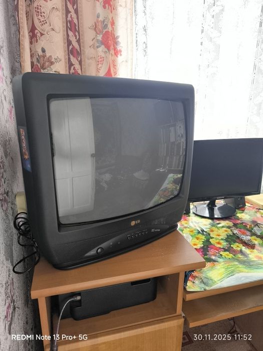 Телевизор LG продам