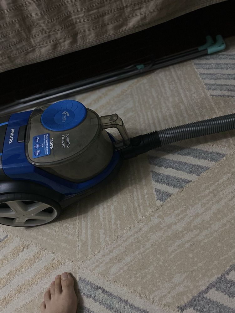 Продам  Пылесос philips