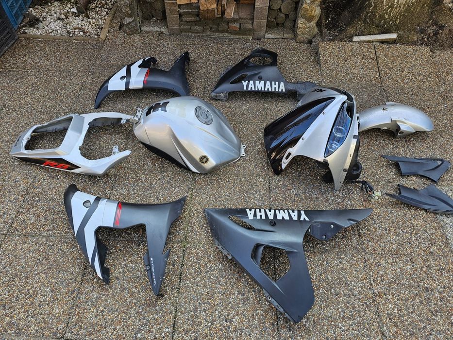 Vând set carene Yamaha R6