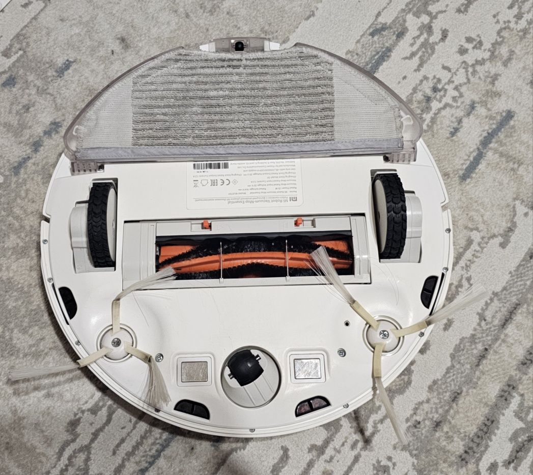 Робот пылесос Xiaomi Mi Robot Vacuum-Mop Essential