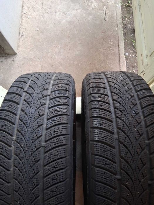 Продавам 2 бр.зимни гуми