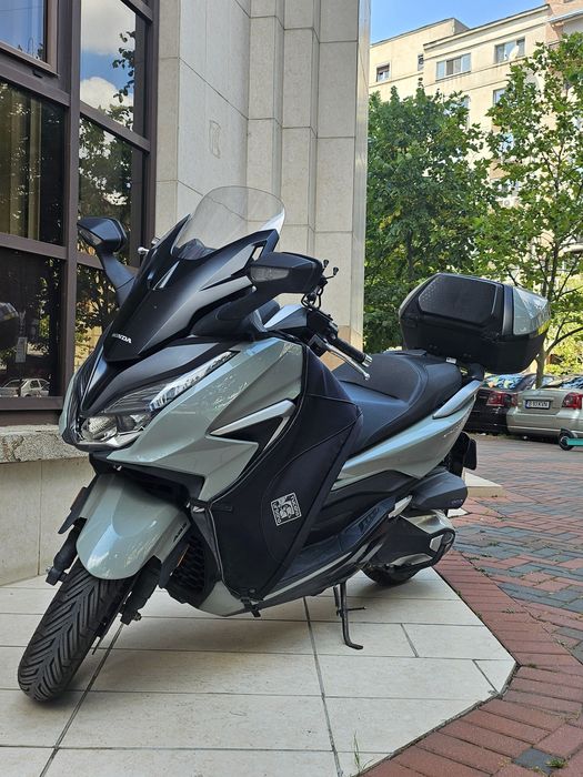 Scuter Honda Forza 350