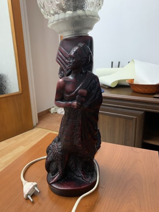 Statuie Veioza 1980 Merge
