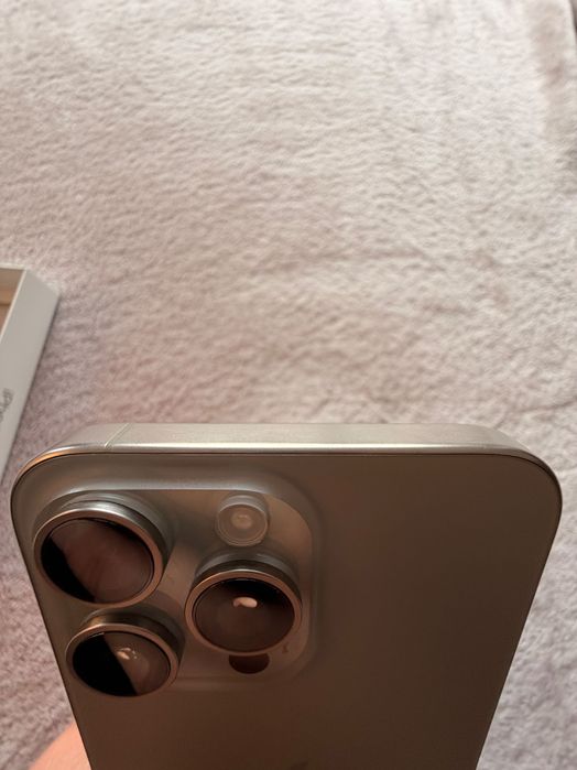 iPhone 15 Pro Max 512 GB – Перфектно Състояние + Подарък Кейс Mous