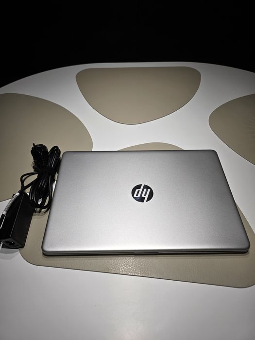 Laptop HP AMD Ryzen 5 5500U, 15.6", Rezolutie FullHD ca nou